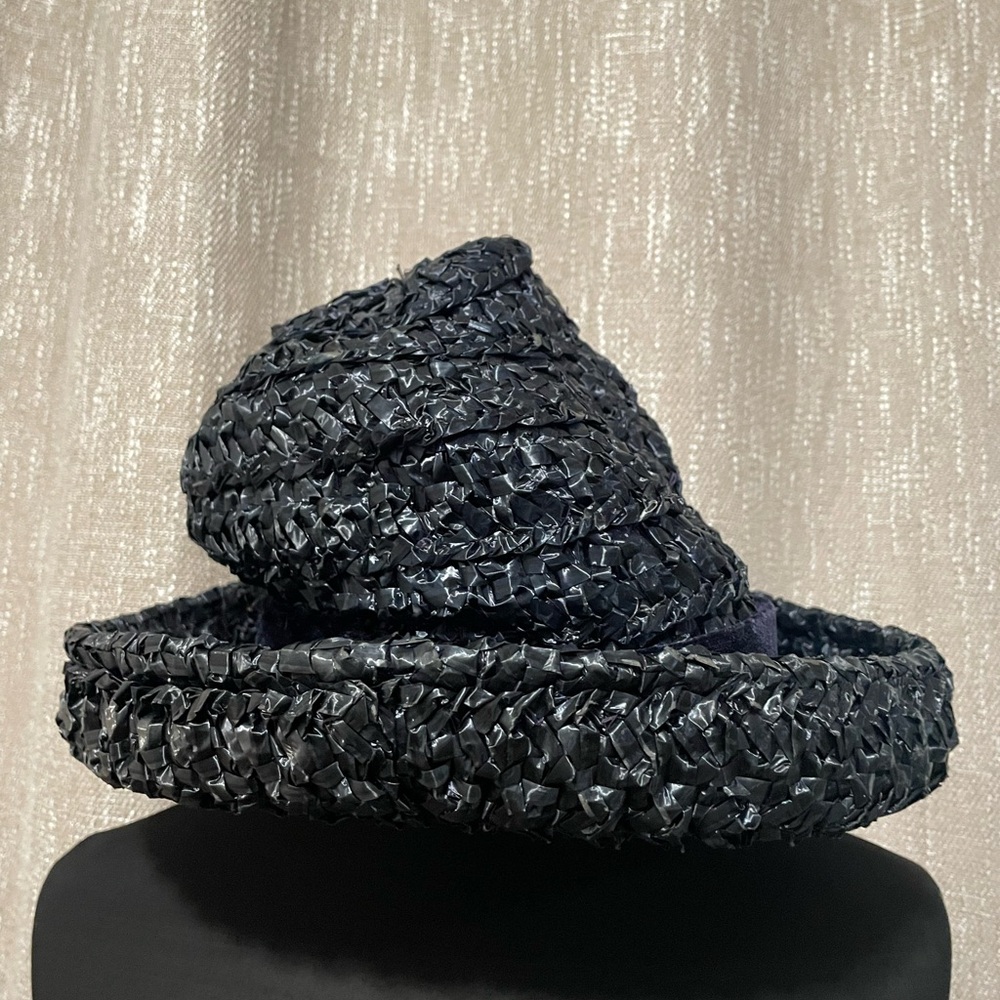 Vintage Chic Textured Women's Hat in Black - Picture 2 of 4